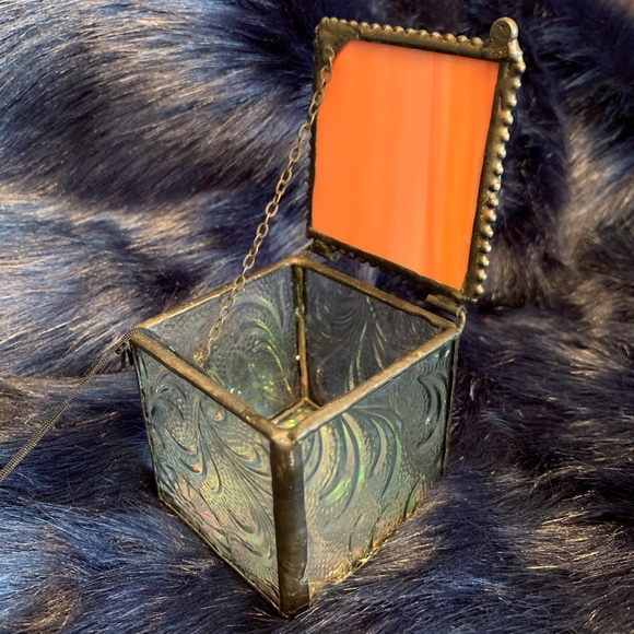 Small Glass Trinket Box - Picture 2 of 4